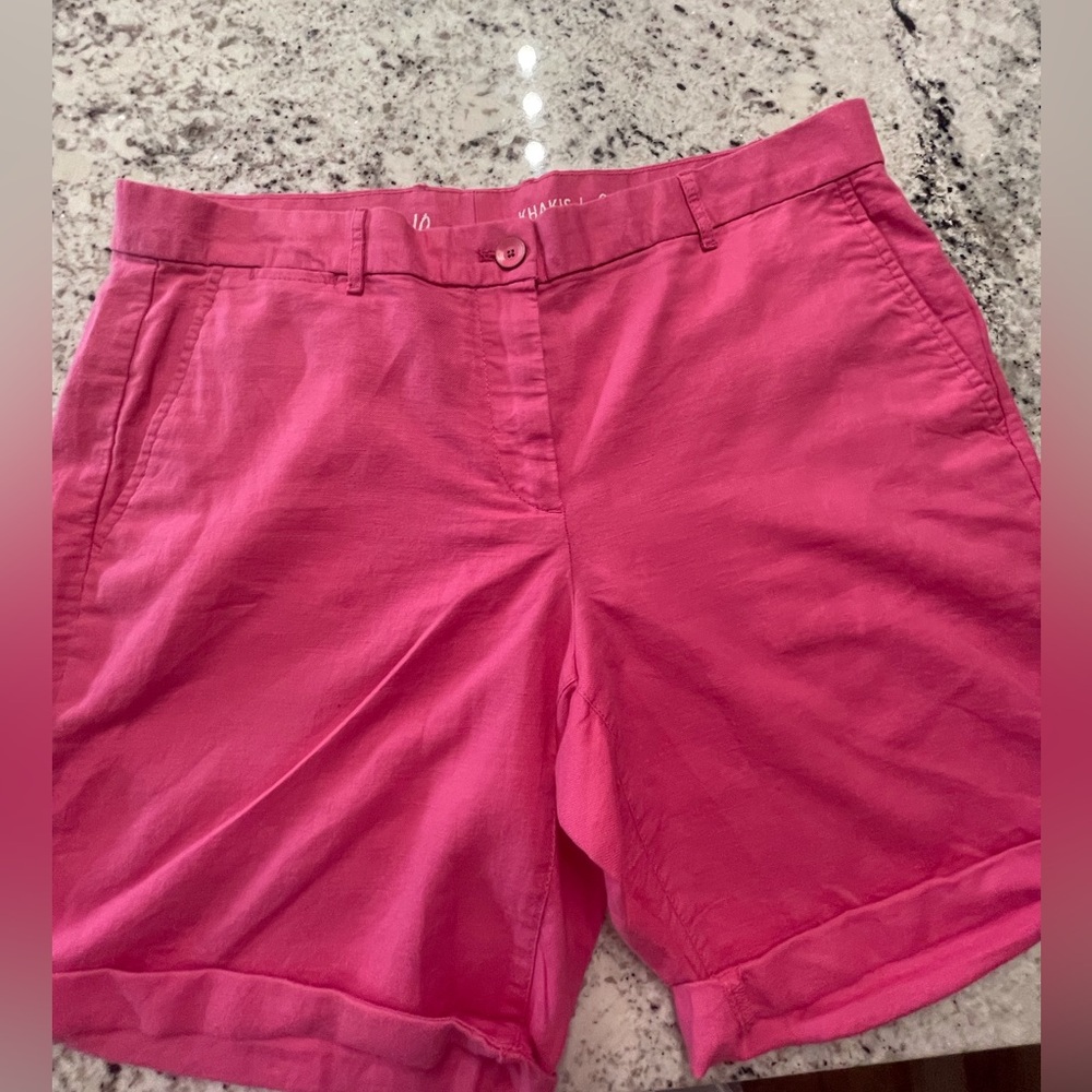 Pretty pink Gap boyfriend roll-up short , khaki by Gap style. 9 inch inseam